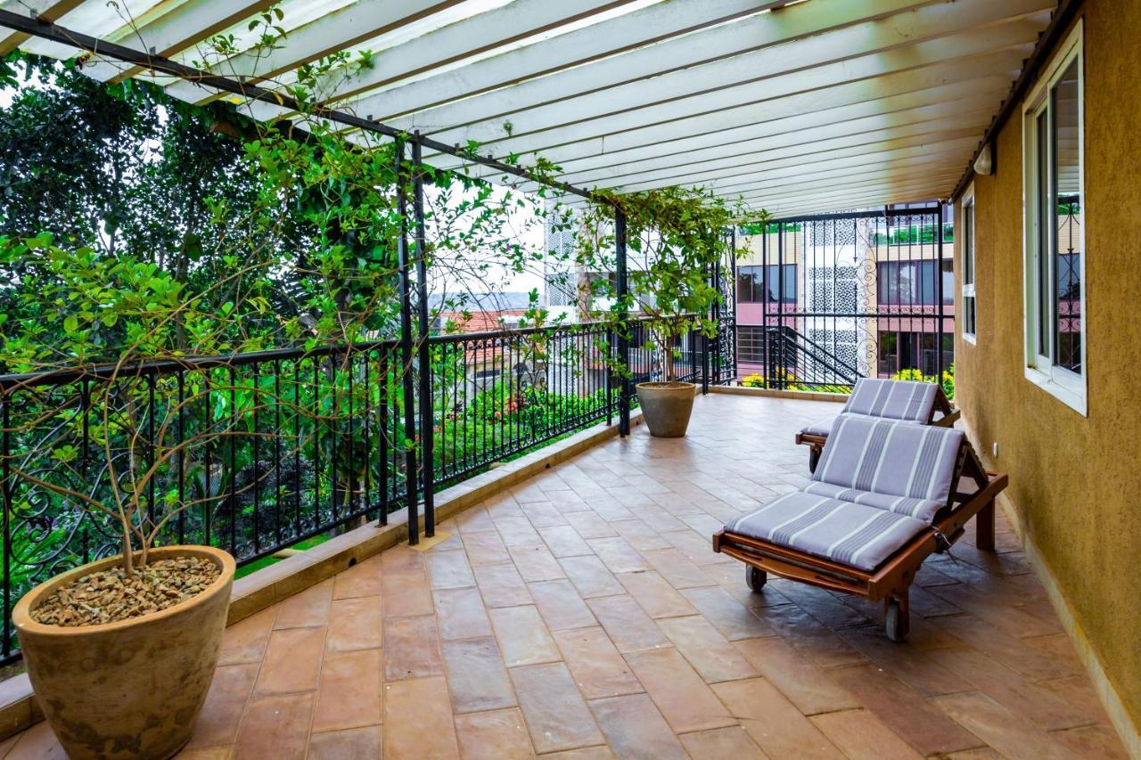 Bed and Breakfast Ewange - A Casa Mia Kampala Exterior foto