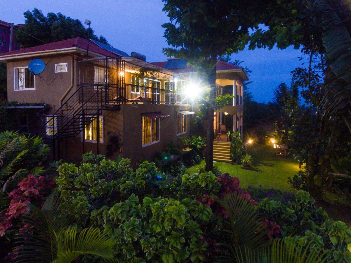 Bed and Breakfast Ewange - A Casa Mia Kampala Exterior foto