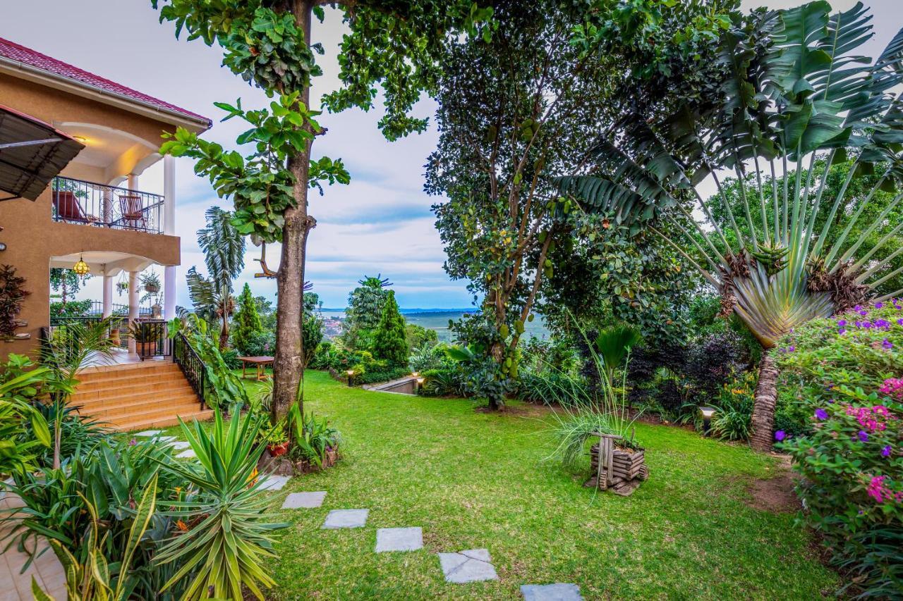 Bed and Breakfast Ewange - A Casa Mia Kampala Exterior foto